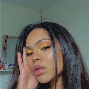 Meet your Posher, Gabriella